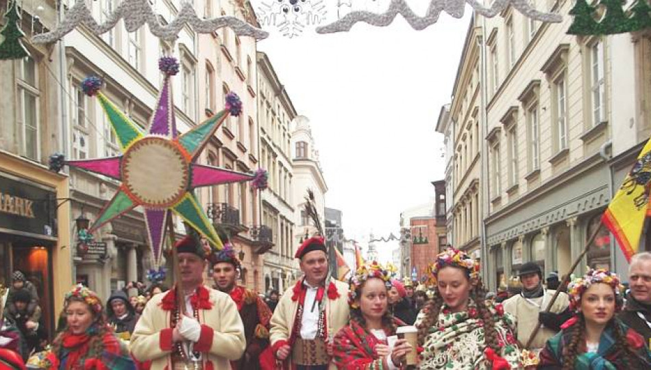 O evento religioso é considerado o maior presépio de rua do mundo. Na Festa de Reis do ano passado 1,3 milhão de poloneses participaram dessas procissões. 