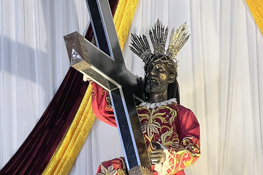 Mais de seis milhões de fiéis participam da procissão do Nazareno Negro nas Filipinas 2 Mais de seis milhoes de fieis participam da procissao do Nazareno Negro nas Filipinas 2