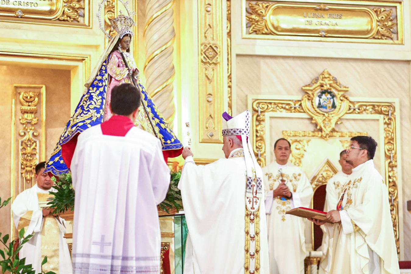 Papa Francisco homenageia Nossa Senhora de Antipolo com Rosa de Ouro 2 Papa Francisco homenageia Nossa Senhora de Antipolo com Rosa de Ouro 2