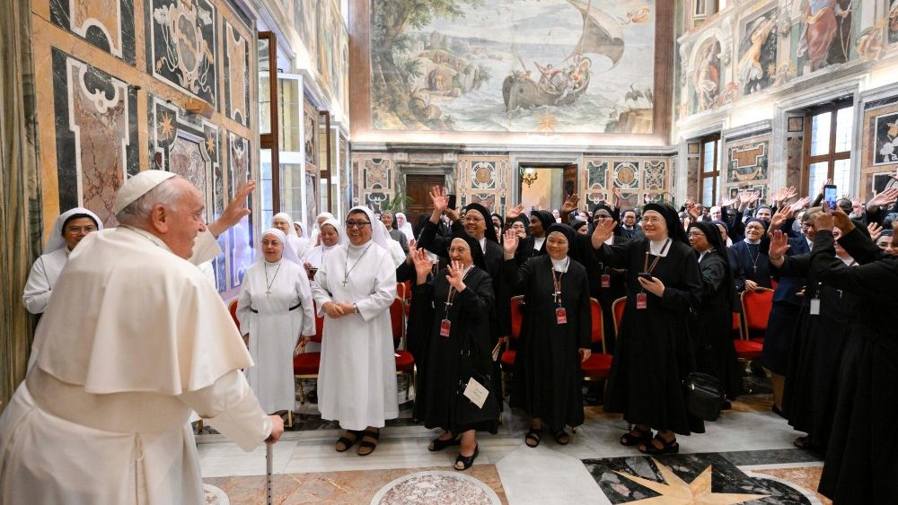 Papa Francisco exorta aos religiosos para que continuem o legado de seus Fundadores 4 Papa Francisco exorta aos religiosos para que continuem o legado de seus Fundadores 4