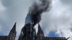 Incêndio na torre da Catedral de Rouen 1 Foto: screenshot/ X