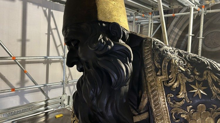 Vaticano: Baldaquino de Bernini será inaugurado em 27 de outubro 4 Vaticano Baldaquino de Bernini sera inaugurado em 27 de outubro 4