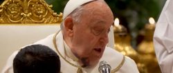 Papa Francisco e o hematoma em seu queixo 2 Foto: screenshot/ Youtube
