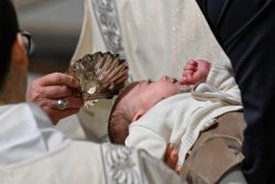 Papa batiza 21 recém-nascidos na Capela Sistina 1 Foto: Vatican news/ Facebook