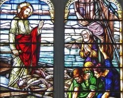 Como corresponder a um chamado grandioso? 1 “A pesca milagrosa” - Igreja de São Pedro, Gramado (RS) Foto: Lourenço Ferronatto